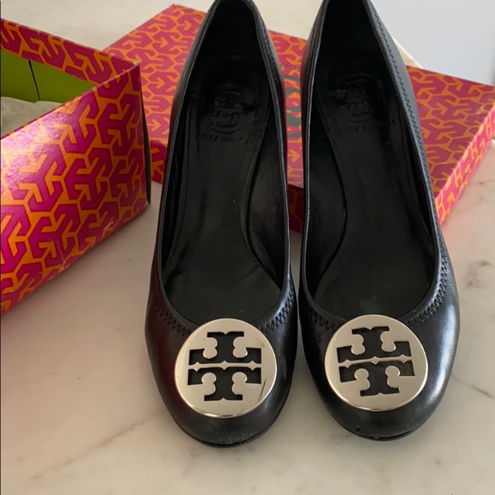 Black leather tory Burch wedges